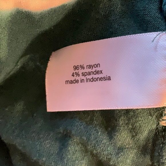 Layne Bryant size 14/16. Tye dyed look. Peek a boo sleeves. Tie-dyed tunic. - Picture 6 of 11